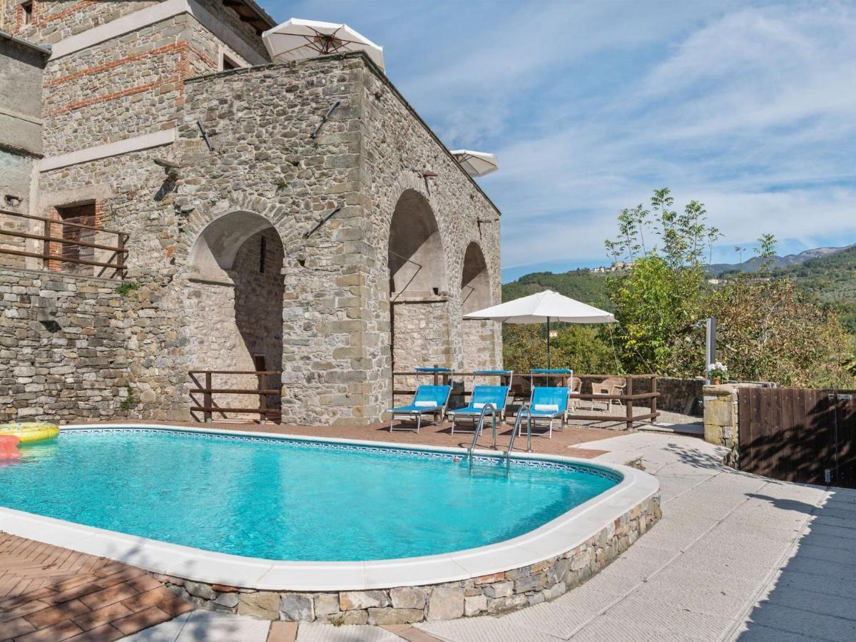 Вилла Ancient Farmhouse With Private Heated Hot Tub And Pool Casola in Lunigiana Экстерьер фото